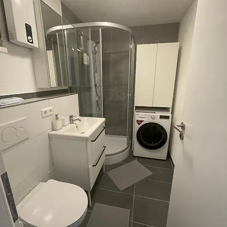 아파트 #4 Modern & Comfortable