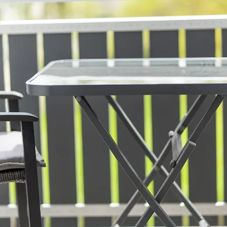 #4 Modern & Comfortable 메밍겐